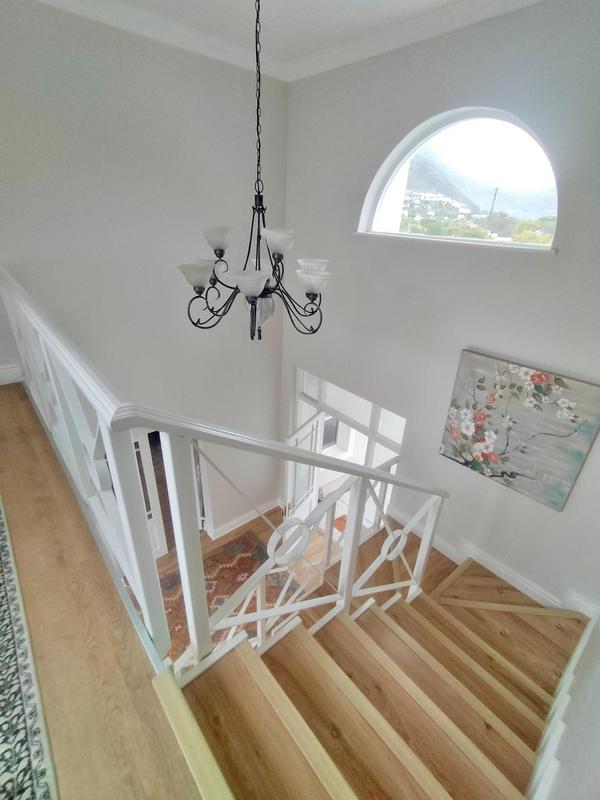 To Let 5 Bedroom Property for Rent in Hout Bay Western Cape